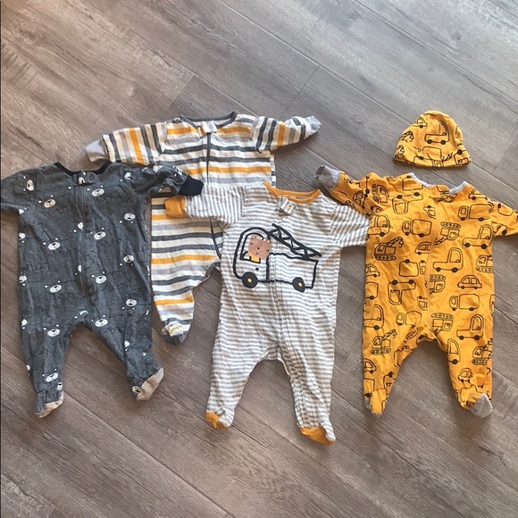 Gerber Other - 0-3 Months Gerber Sleeper Onesies